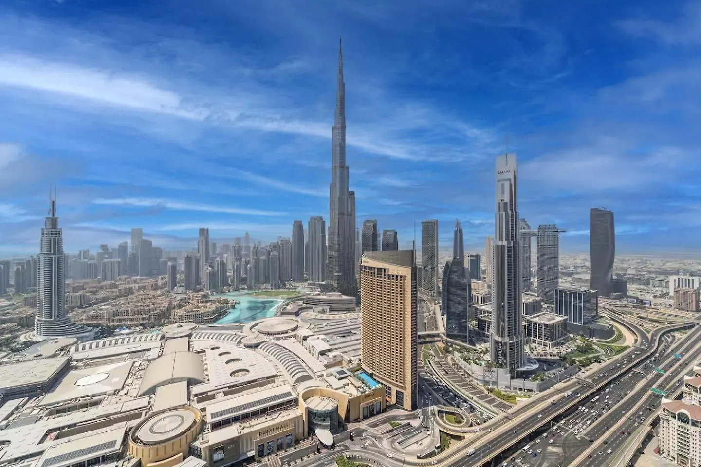 Burj Khalifa Lifestyle Boost! Fabulous 4Bed Open View Corner Suite Plus Dubai Mall Access United Arab Emirates